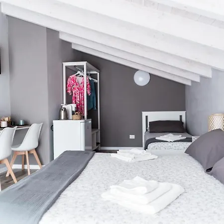 Via Mazzini B&B (MXP)-2